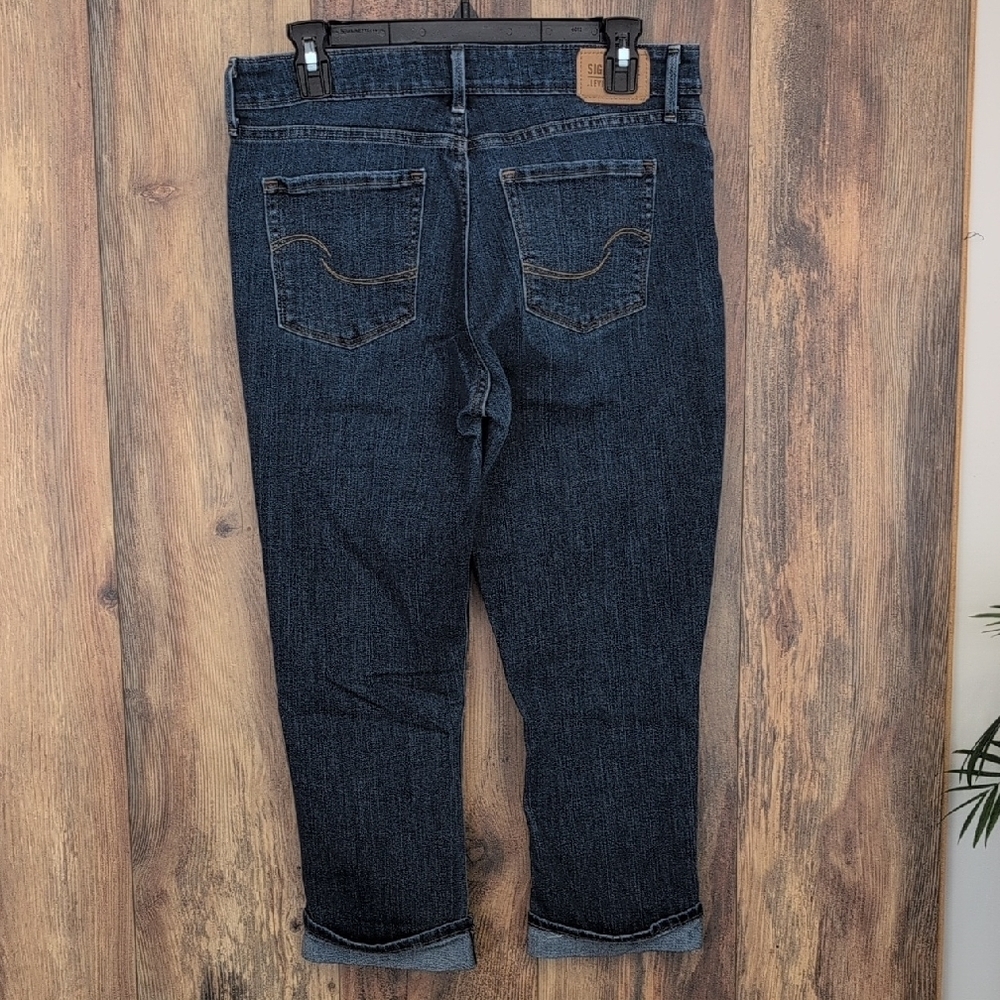 Signature by Levi Strauss Dark Wash Mid Rise Capri Jeans 8 29W     623AB